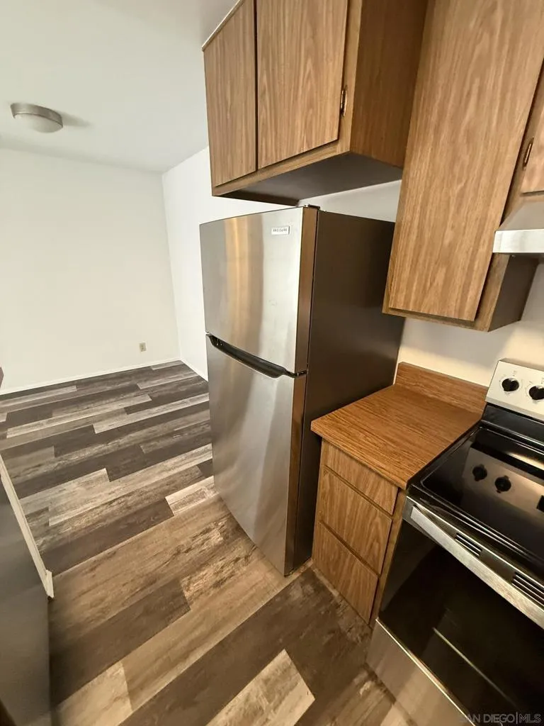 3549 Castle Glen #113 San Diego, CA 92123