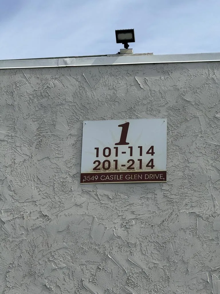 3549 Castle Glen #113 San Diego, CA 92123