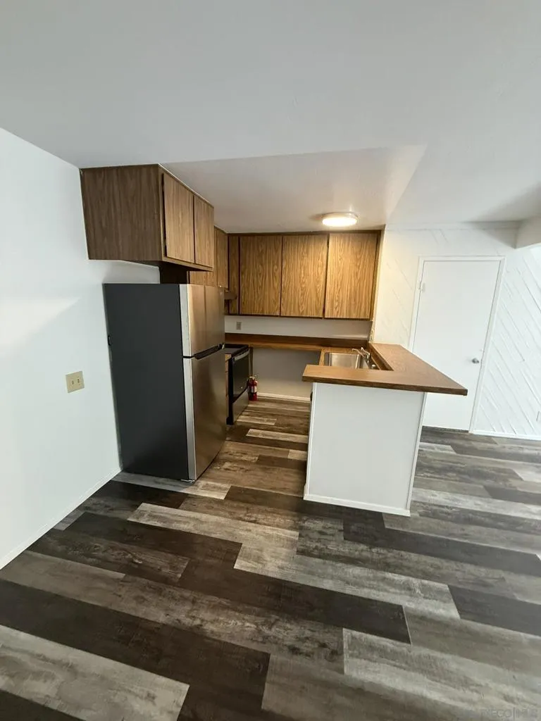 3549 Castle Glen #113 San Diego, CA 92123