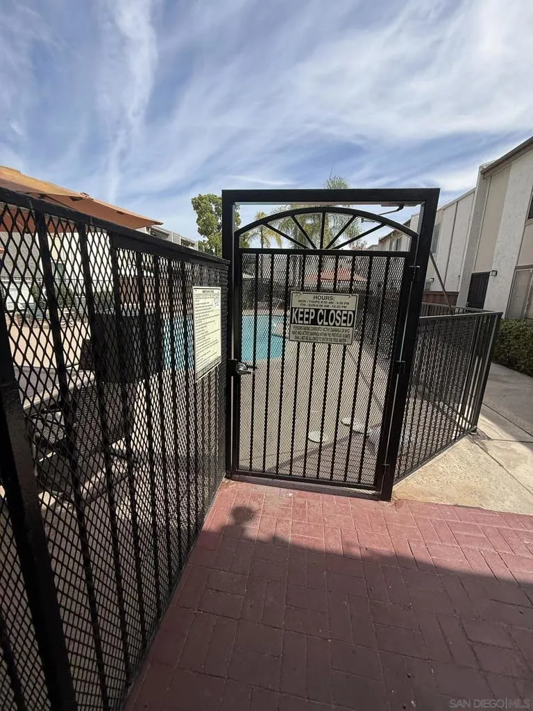 3549 Castle Glen #113 San Diego, CA 92123