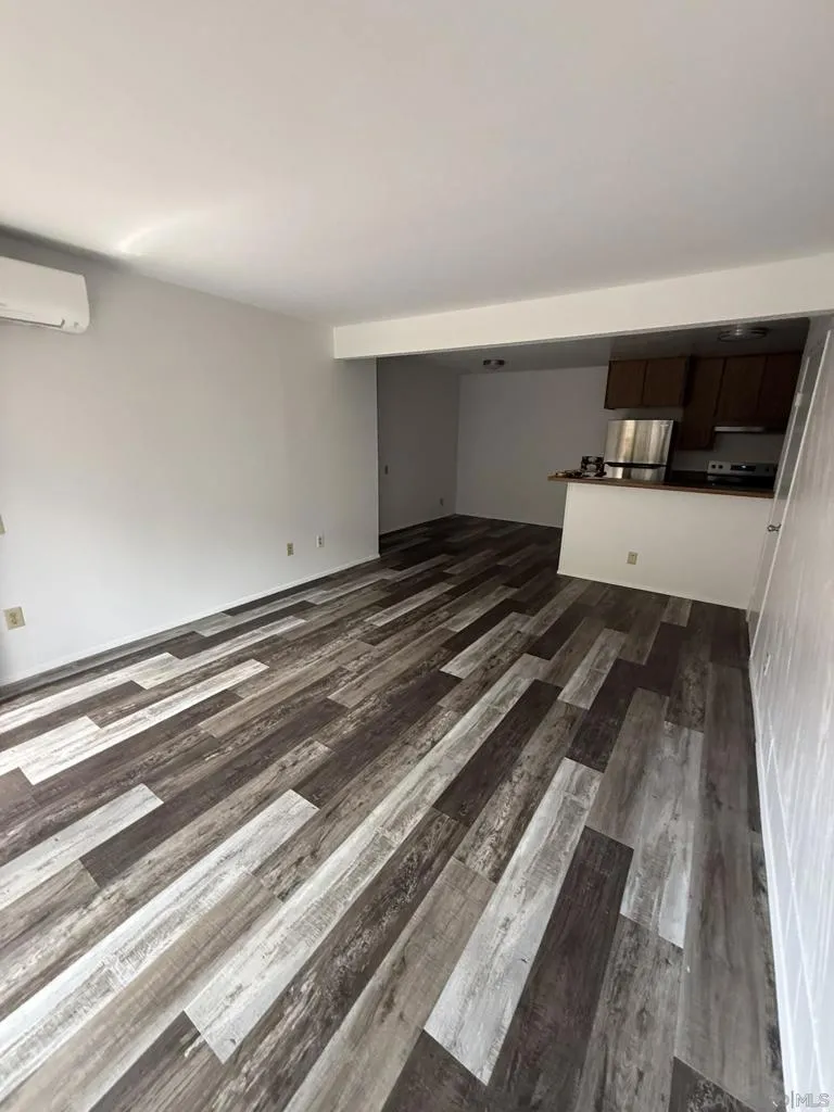 3549 Castle Glen #113 San Diego, CA 92123