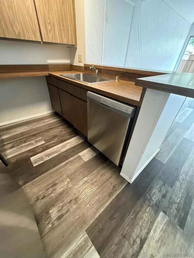 3549 Castle Glen #113 San Diego, CA 92123