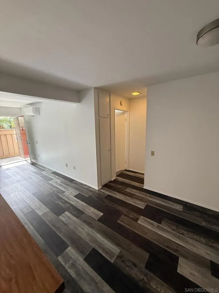 3549 Castle Glen #113 San Diego, CA 92123