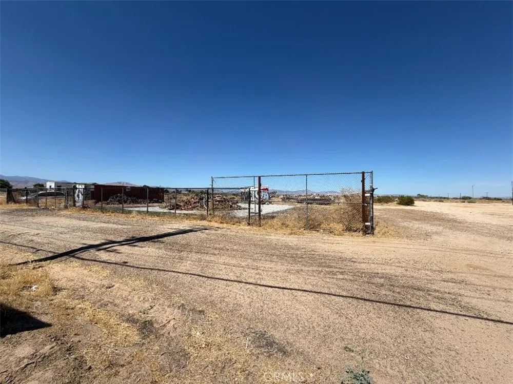 37000 90th Street E Sun Village, CA 93543
