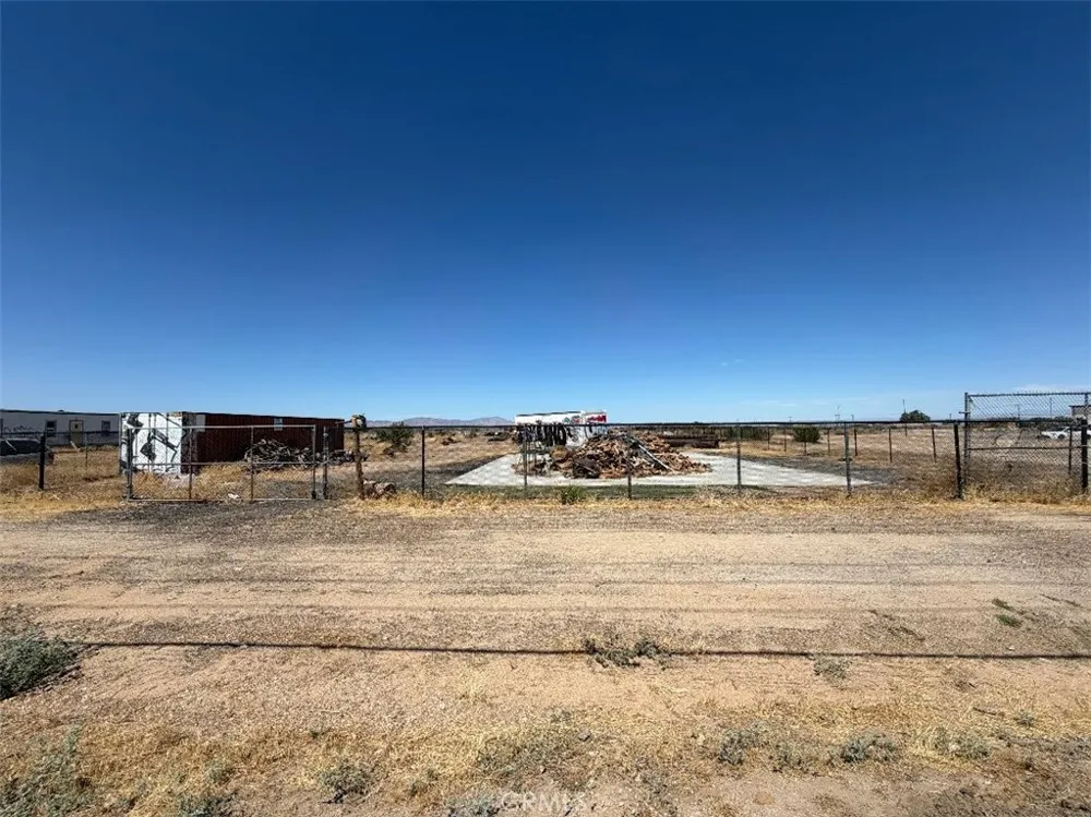 37000 90th Street E Sun Village, CA 93543