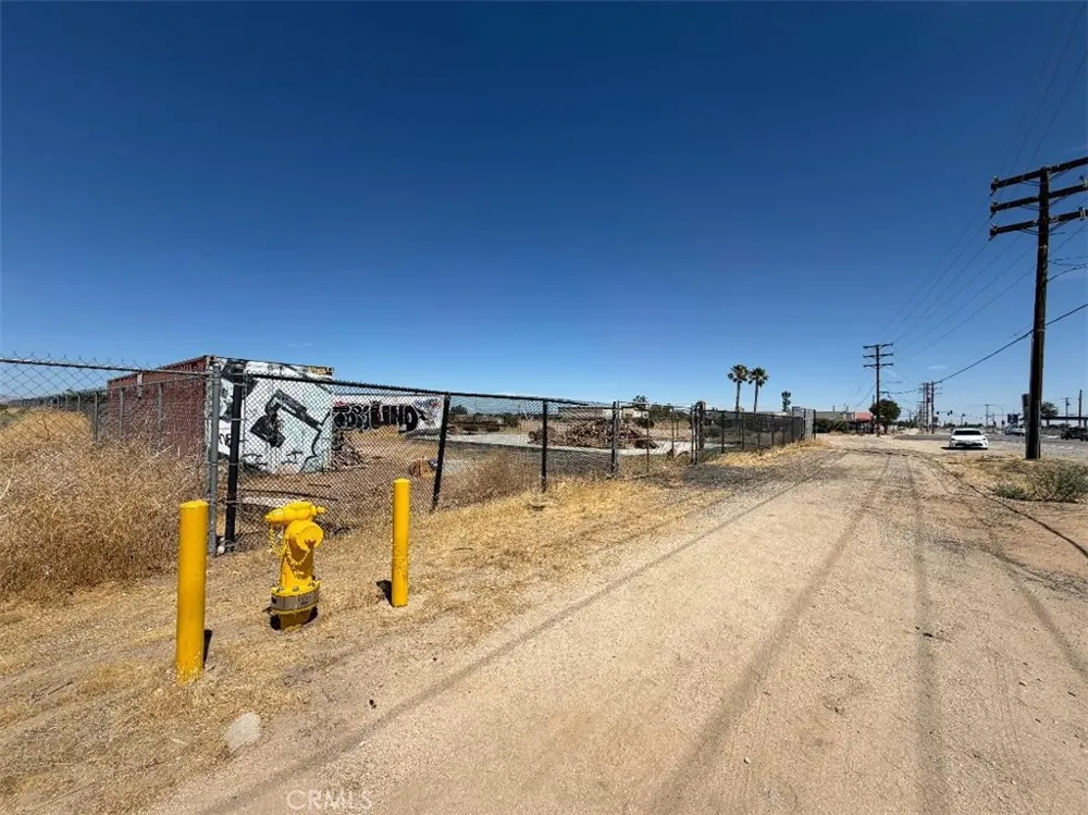 37000 90th Street E Sun Village, CA 93543