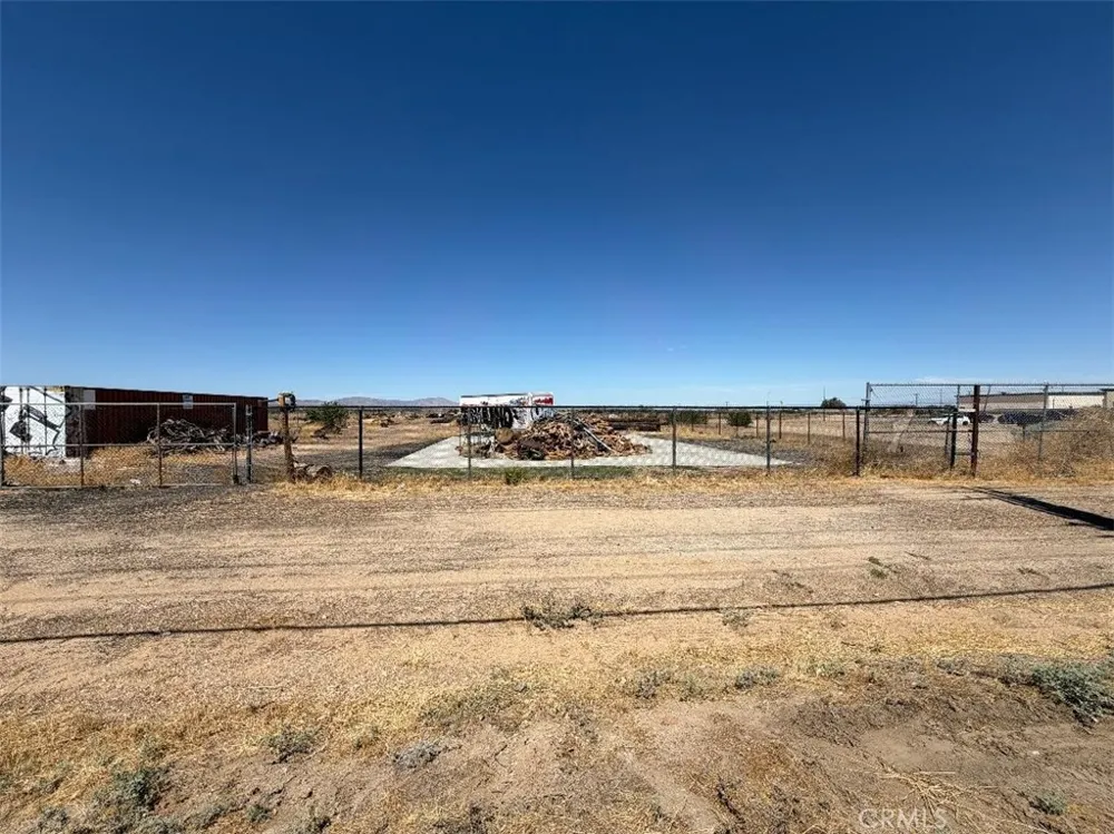 37000 90th Street E Sun Village, CA 93543
