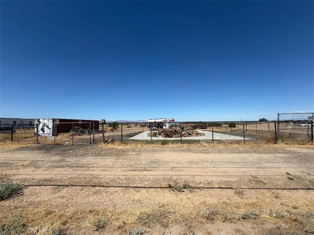 37000 90th Street E Sun Village, CA 93543