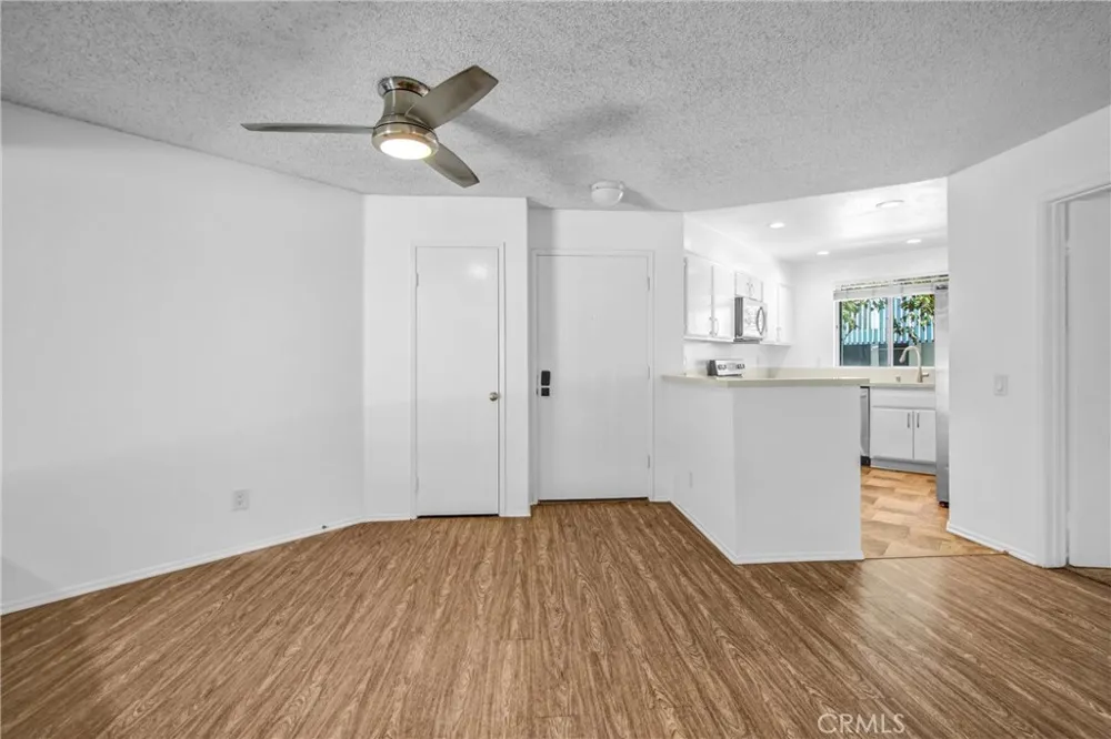 25335 Pine Creek Los Angeles, CA 90744