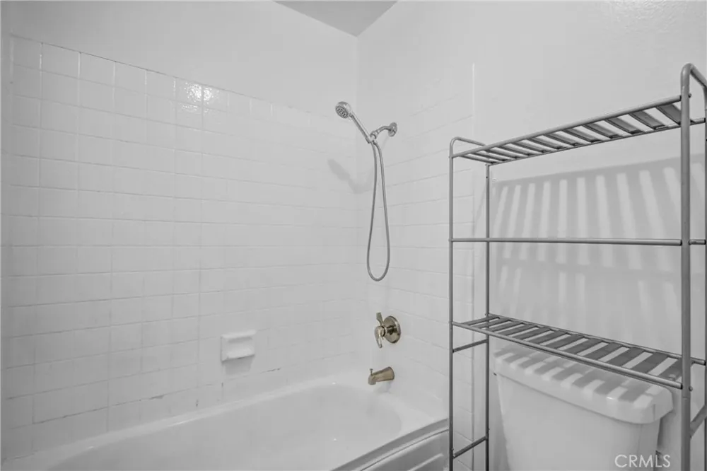 25335 Pine Creek Los Angeles, CA 90744