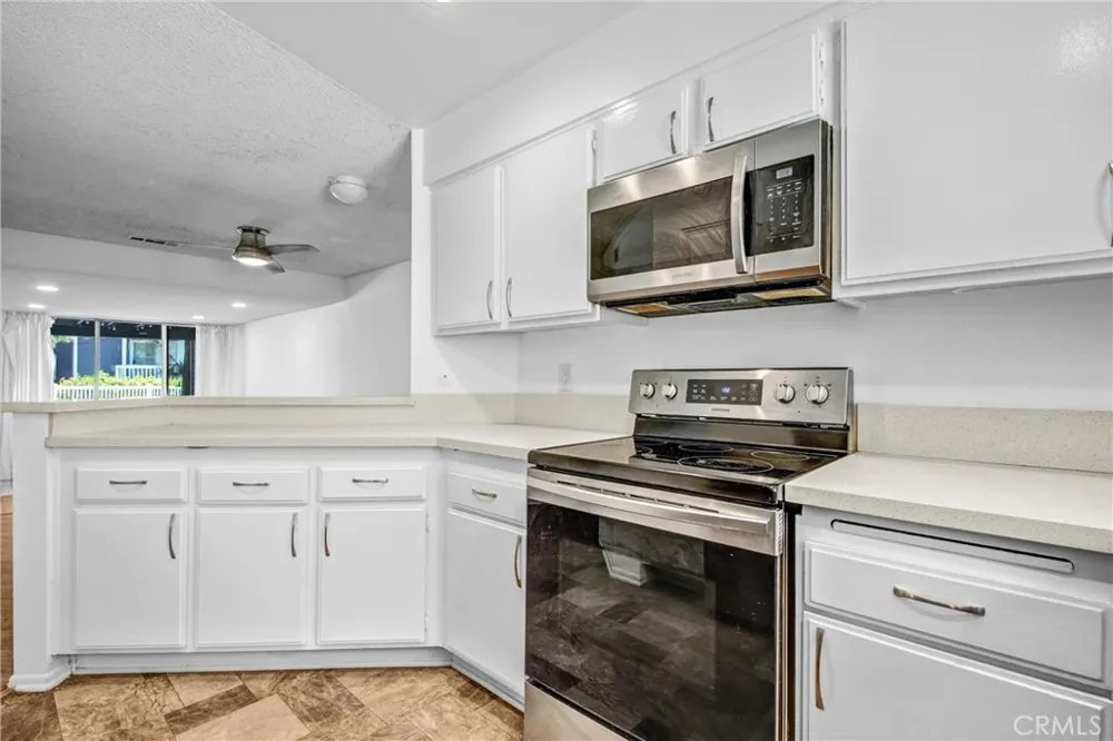 25335 Pine Creek Los Angeles, CA 90744