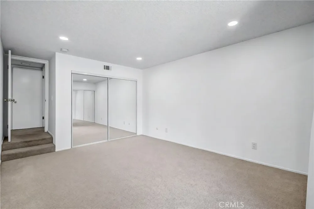25335 Pine Creek Los Angeles, CA 90744