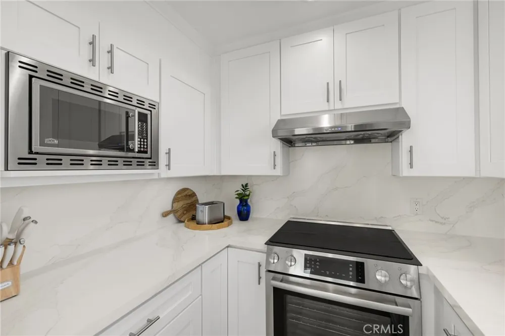 1045 Gaviota Drive #B Laguna Beach, CA 92651
