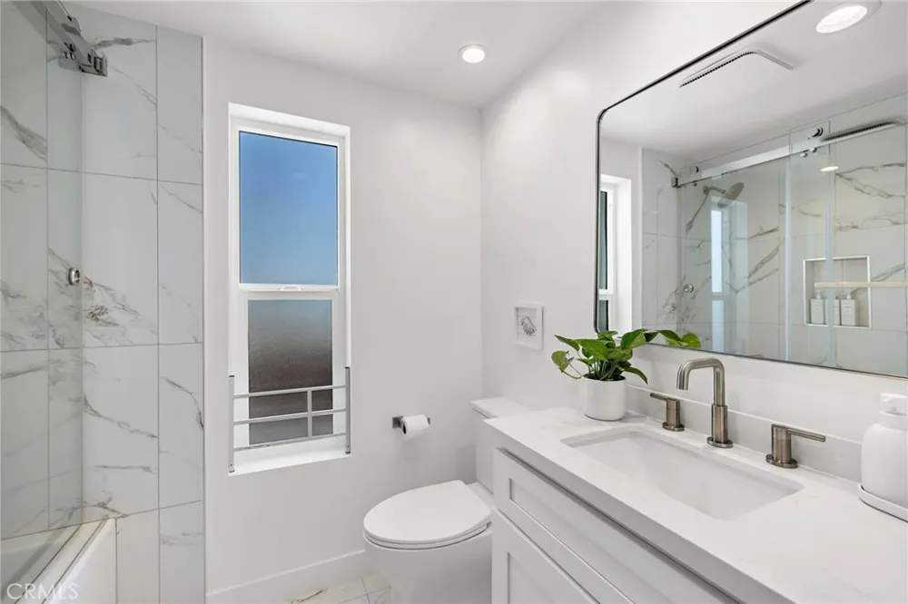 1045 Gaviota Drive #B Laguna Beach, CA 92651