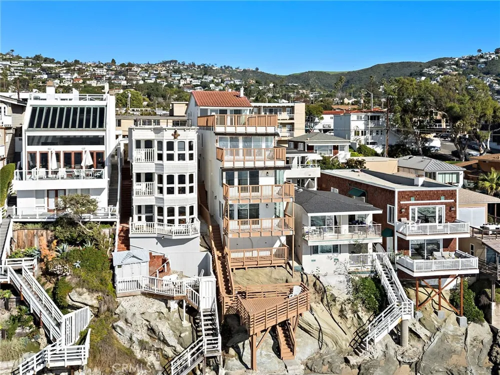 1045 Gaviota Drive #B Laguna Beach, CA 92651