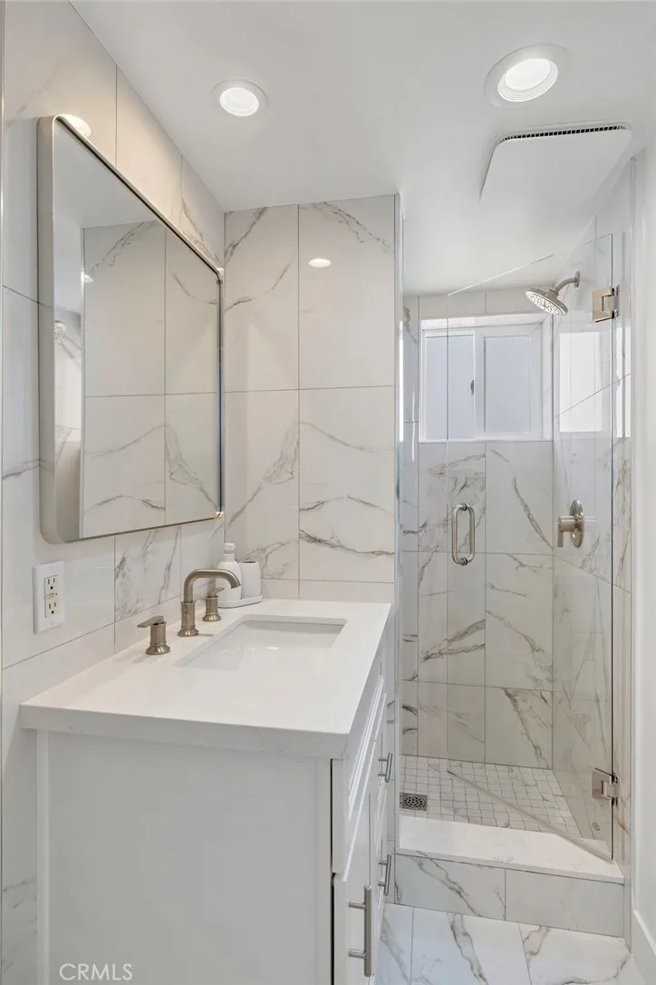 1045 Gaviota Drive #B Laguna Beach, CA 92651