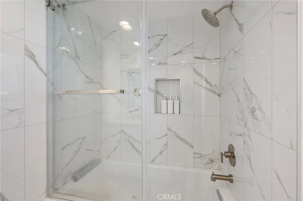 1045 Gaviota Drive #B Laguna Beach, CA 92651