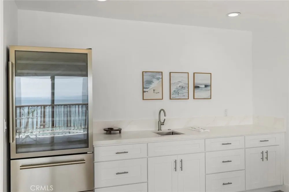 1045 Gaviota Drive #B Laguna Beach, CA 92651