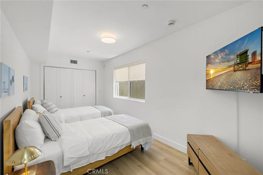 1045 Gaviota Drive #B Laguna Beach, CA 92651