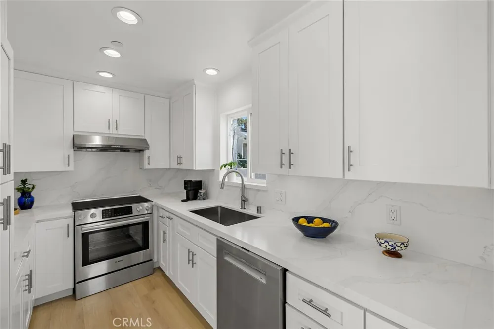 1045 Gaviota Drive #B Laguna Beach, CA 92651
