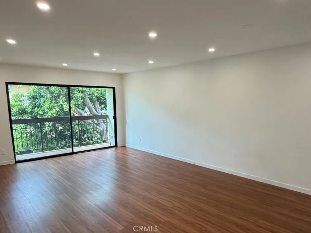 5227 Eagle Dale Avenue #4 Eagle Rock, CA 90041
