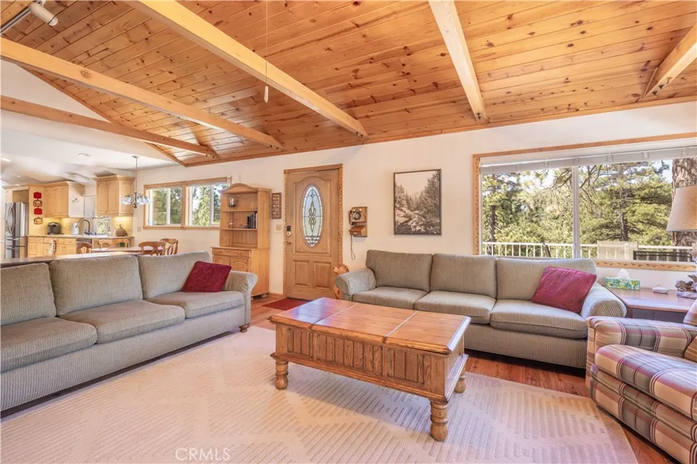 39147 Cedar Dell Fawnskin, CA 92333
