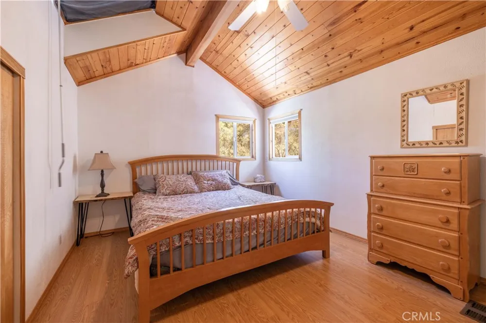 39147 Cedar Dell Fawnskin, CA 92333