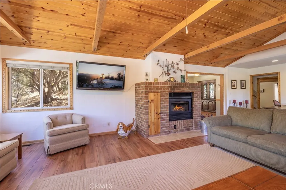 39147 Cedar Dell Fawnskin, CA 92333