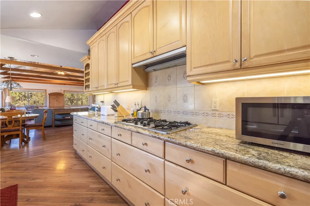 39147 Cedar Dell Fawnskin, CA 92333