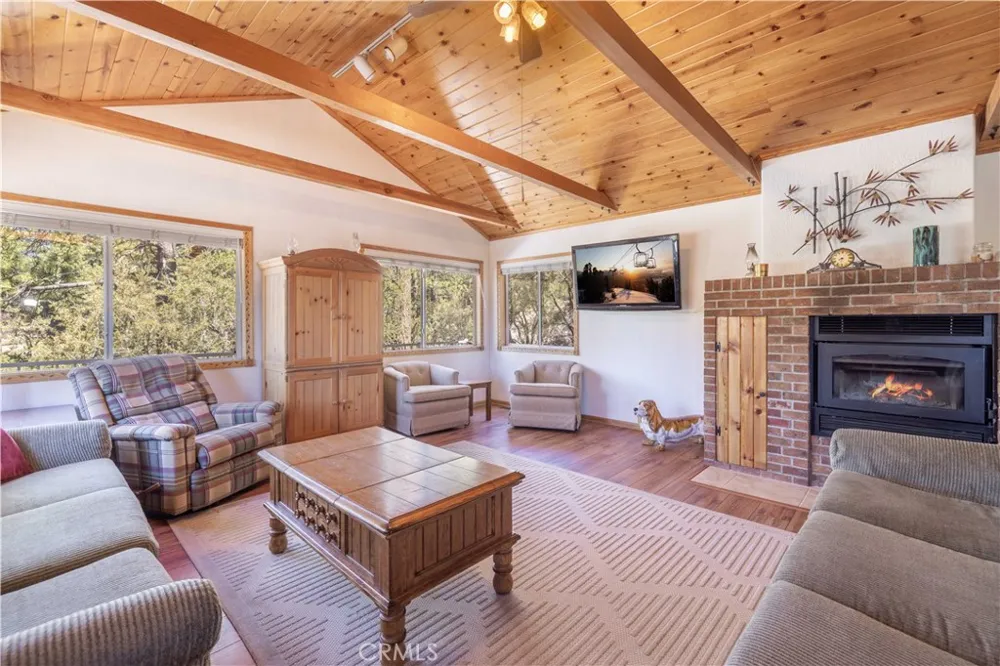 39147 Cedar Dell Fawnskin, CA 92333