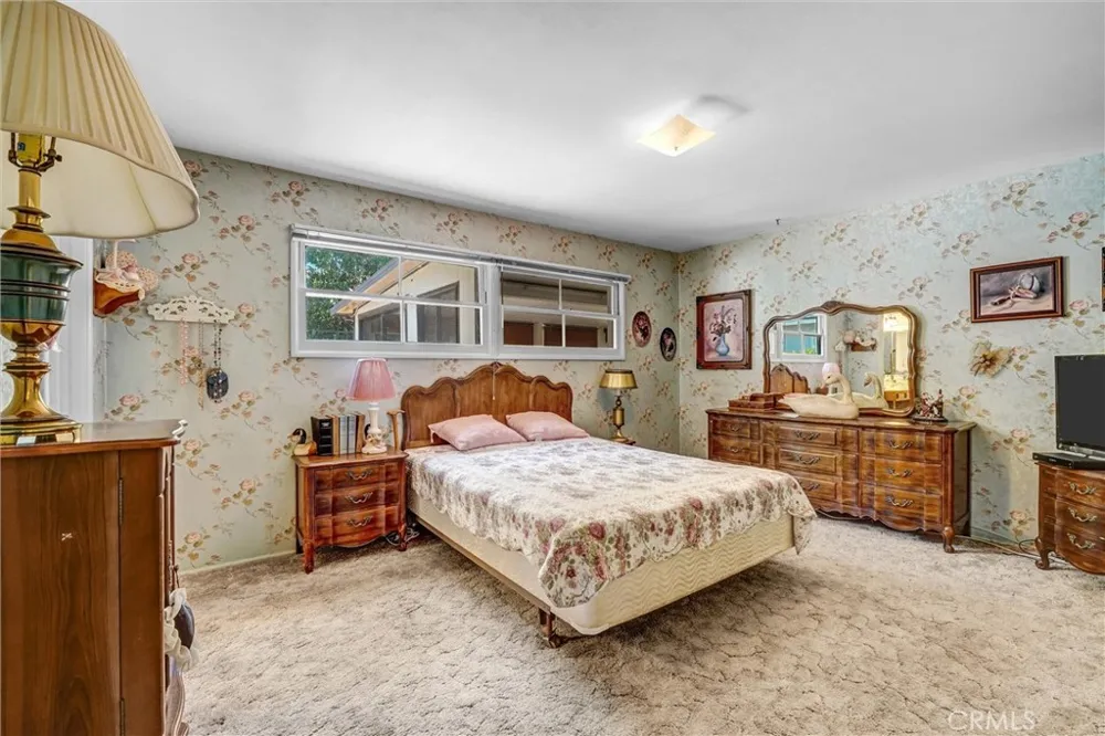 9818 Creemore Drive Tujunga, CA 91042