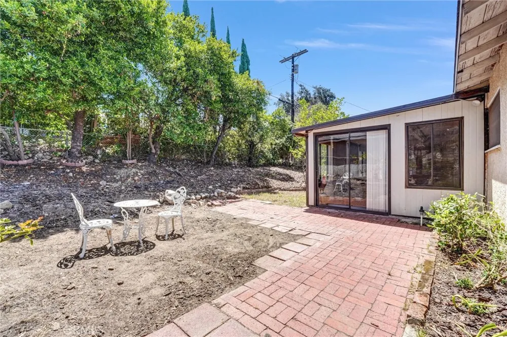 9818 Creemore Drive Tujunga, CA 91042