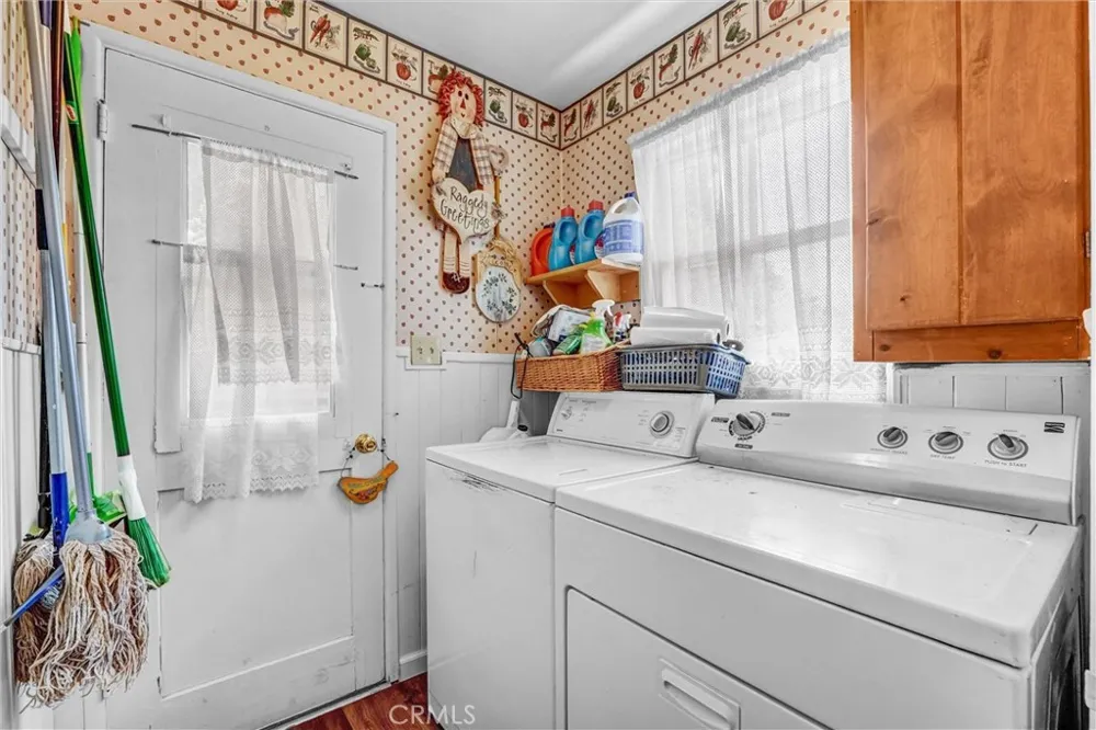 9818 Creemore Drive Tujunga, CA 91042