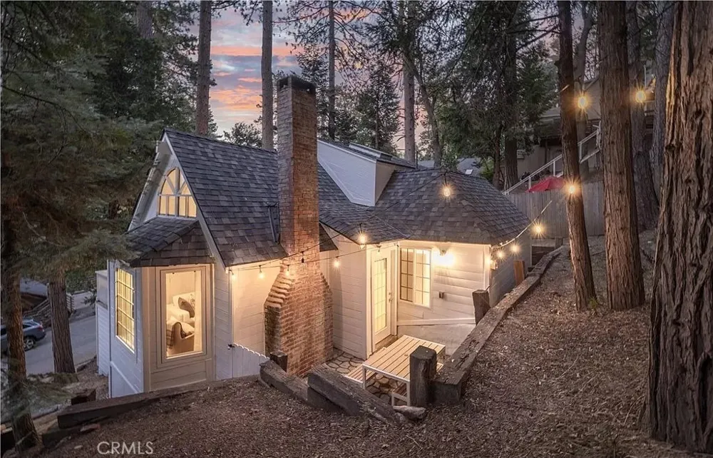 810 Sierra Vista Twin Peaks, CA 92391