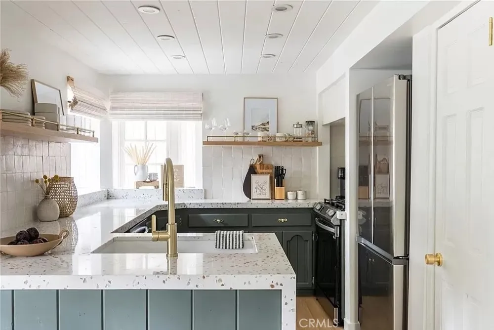 810 Sierra Vista Twin Peaks, CA 92391