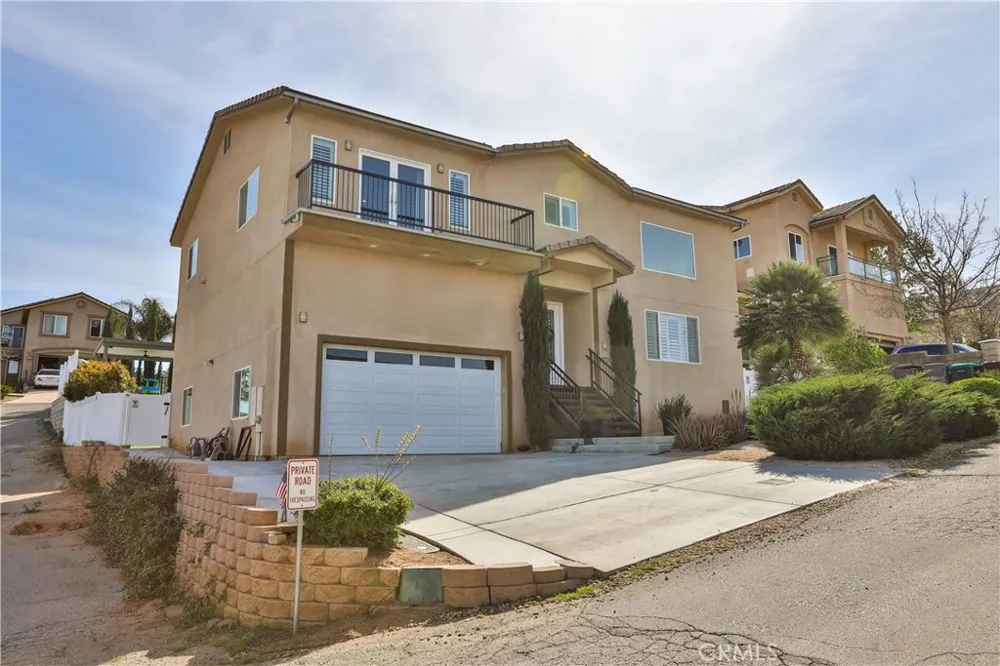 13083 Via Tuscany Riverside, CA 92503