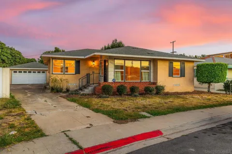 6223 Mesita Drive