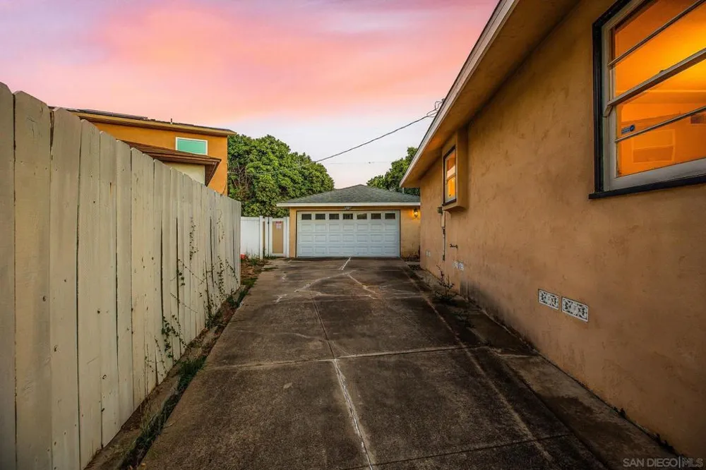 6223 Mesita Drive San Diego, CA 92115