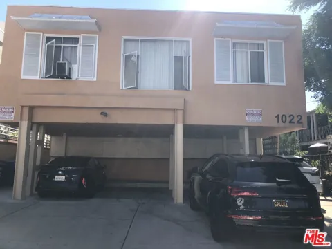 1022 Croft Avenue #5