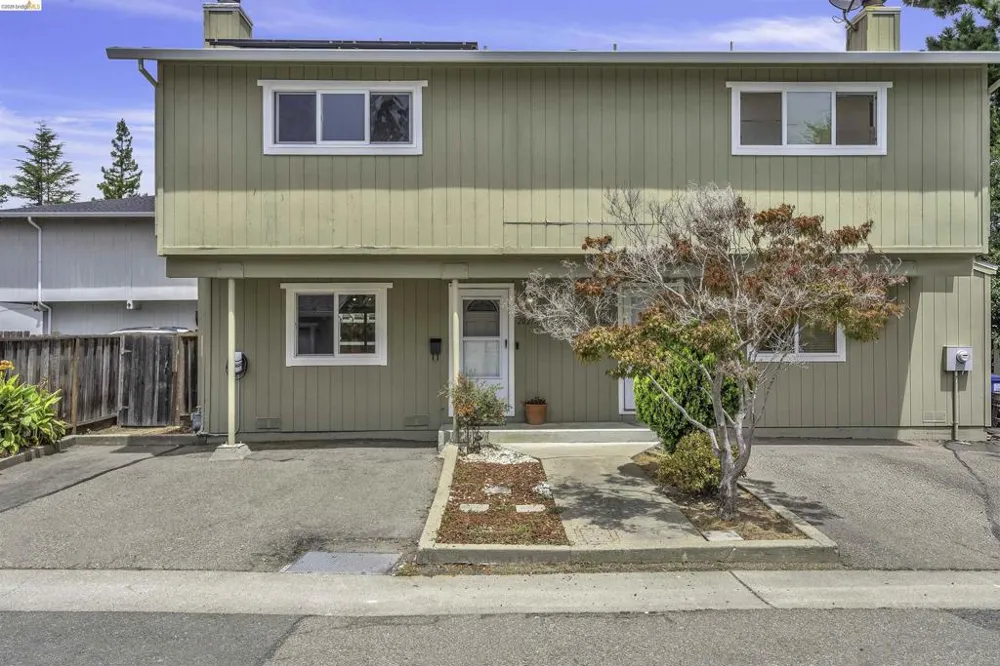 20278 Forest Ave #4 Castro Valley, CA 94546
