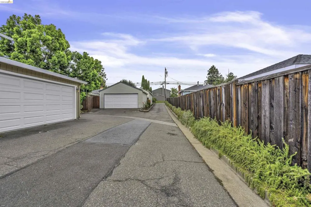 20278 Forest Ave #4 Castro Valley, CA 94546