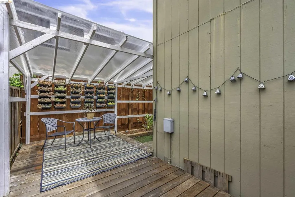 20278 Forest Ave #4 Castro Valley, CA 94546