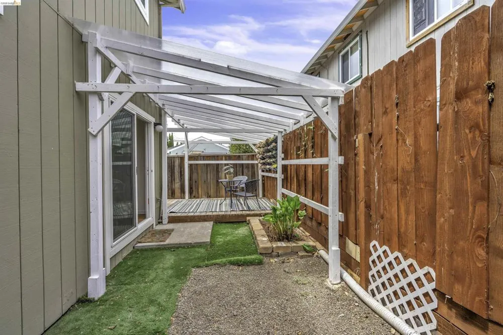 20278 Forest Ave #4 Castro Valley, CA 94546