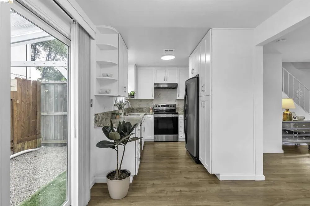 20278 Forest Ave #4 Castro Valley, CA 94546