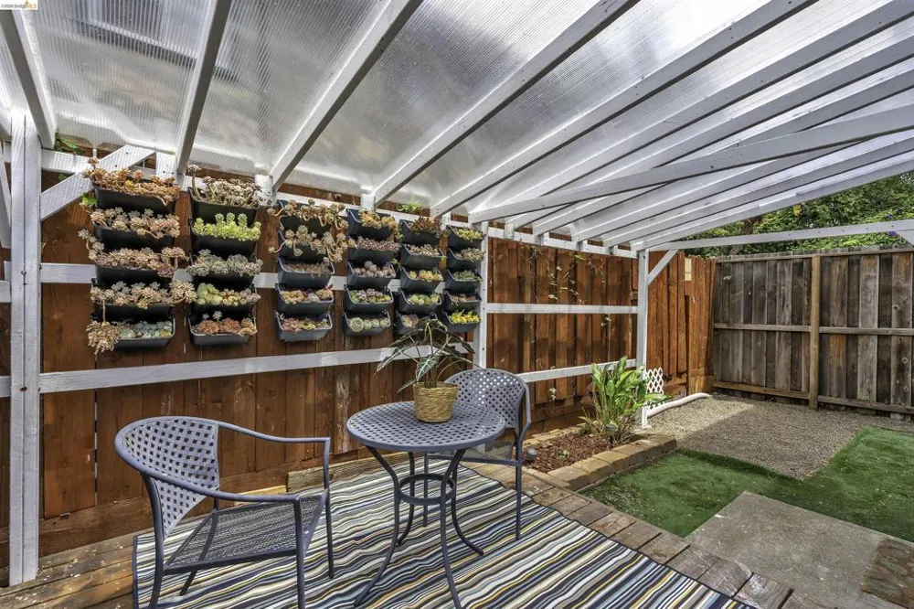 20278 Forest Ave #4 Castro Valley, CA 94546