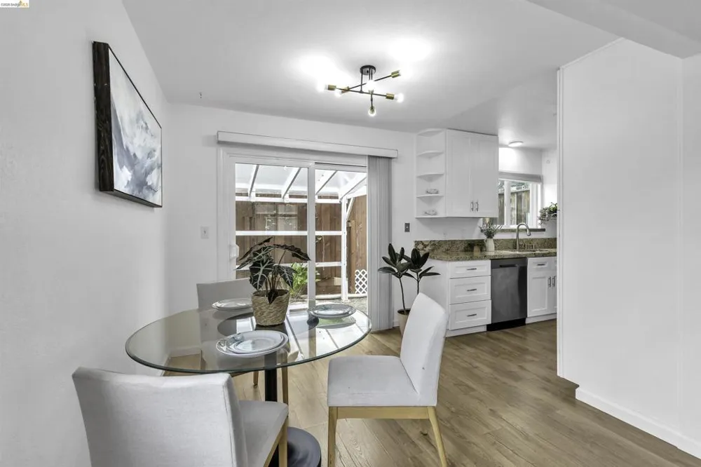 20278 Forest Ave #4 Castro Valley, CA 94546