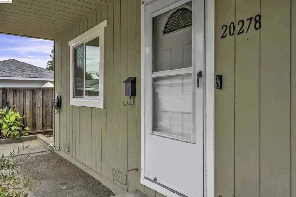 20278 Forest Ave #4 Castro Valley, CA 94546