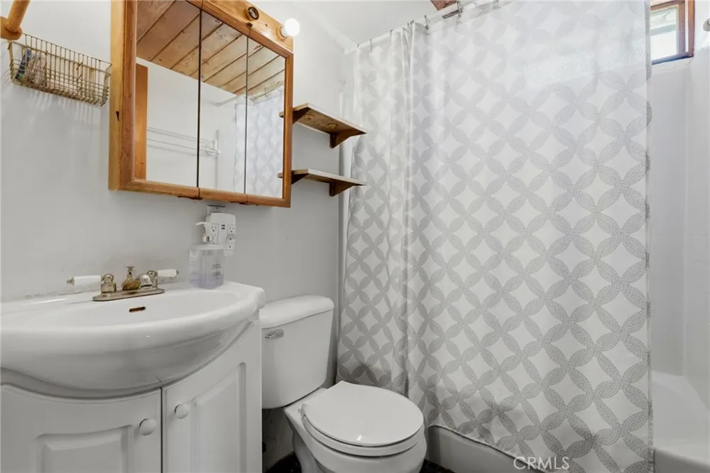 5160 Rhoads Santa Barbara, CA 93111