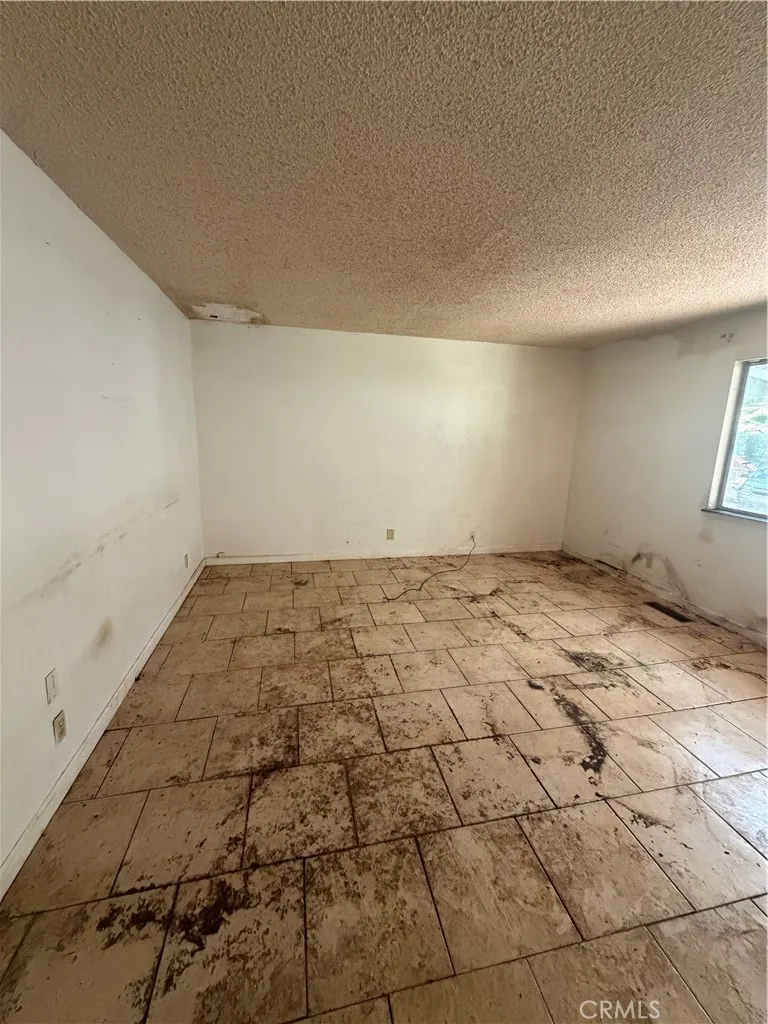 14762 Masterson Magalia, CA 95954