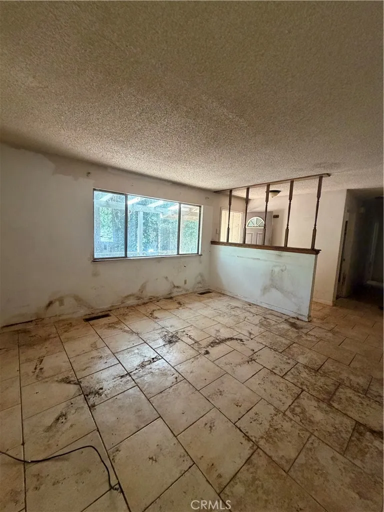14762 Masterson Magalia, CA 95954